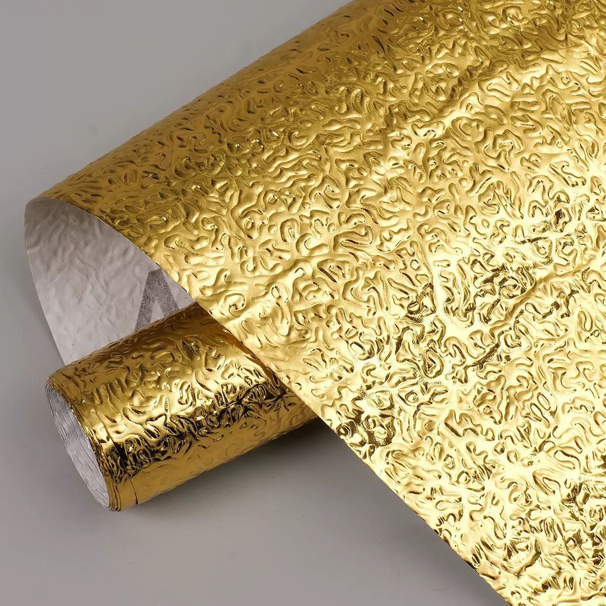 Film Adhésif Aluminium – Donnez un nouveau visage à votre cuisine !