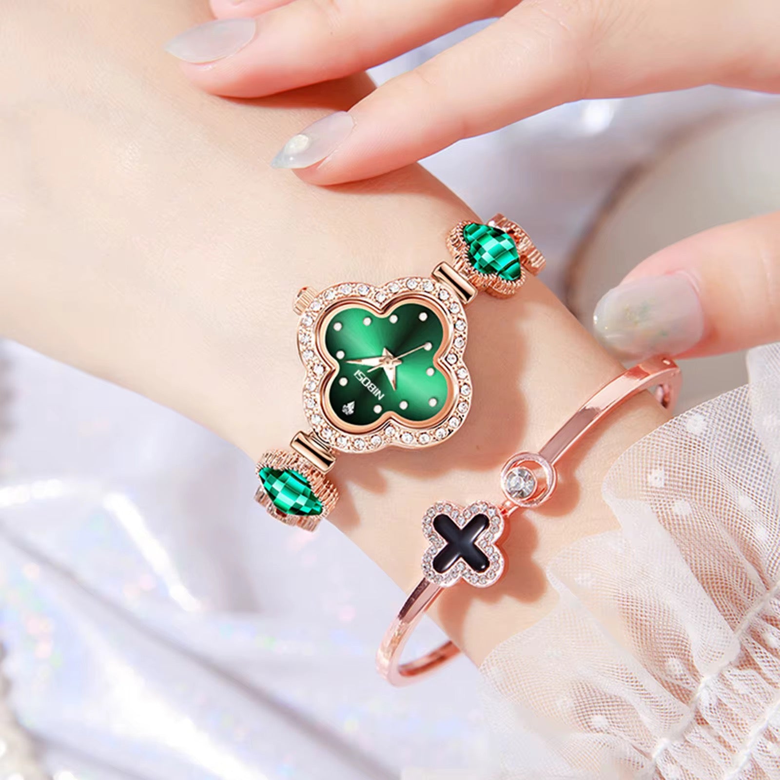 Montre Femme Trèfle Luxe en Acier Inoxydable – Quartz