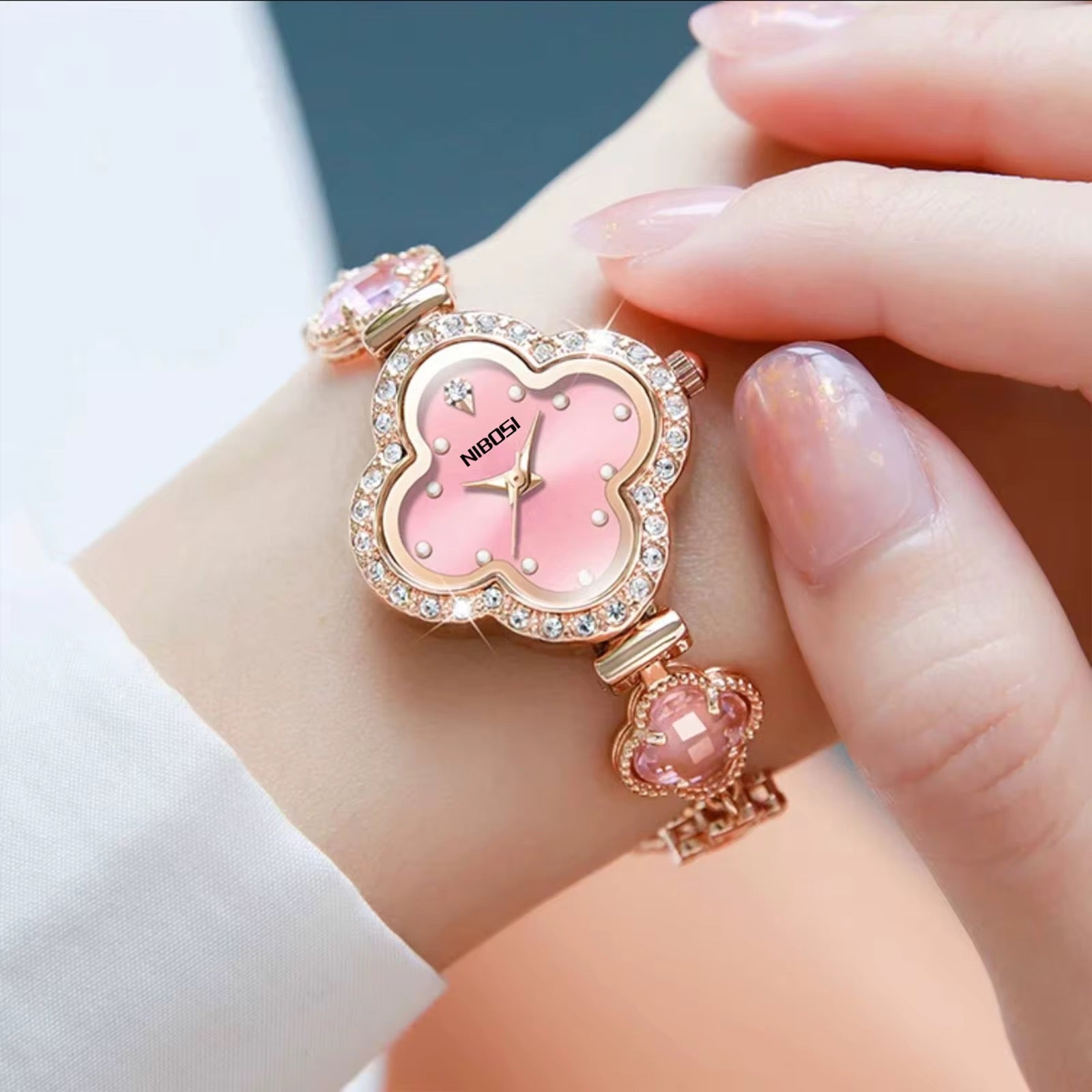 Montre Femme Trèfle Luxe en Acier Inoxydable – Quartz